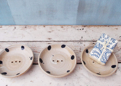 SabineSchmidtPottery Self-Draining Soap Dish in White/Blue, Ceramic Bathroom Accessories Devon Ceramics